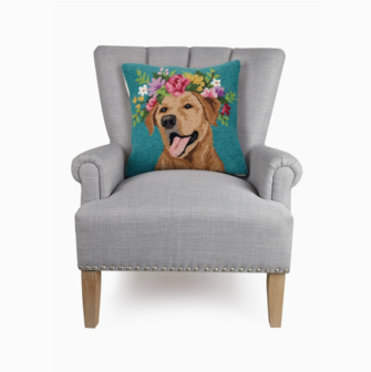 Hand-knotted cushion with labrador and flower disign 