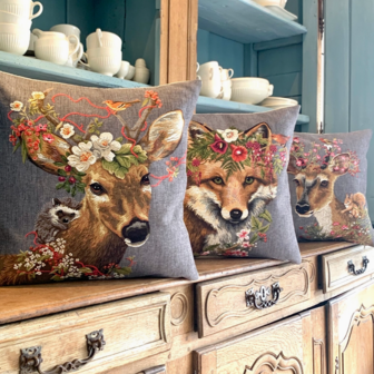 Deer cushion cover - 18x18&quot;