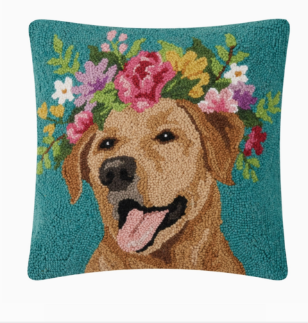 Hand-knotted cushion with labrador and flower disign 